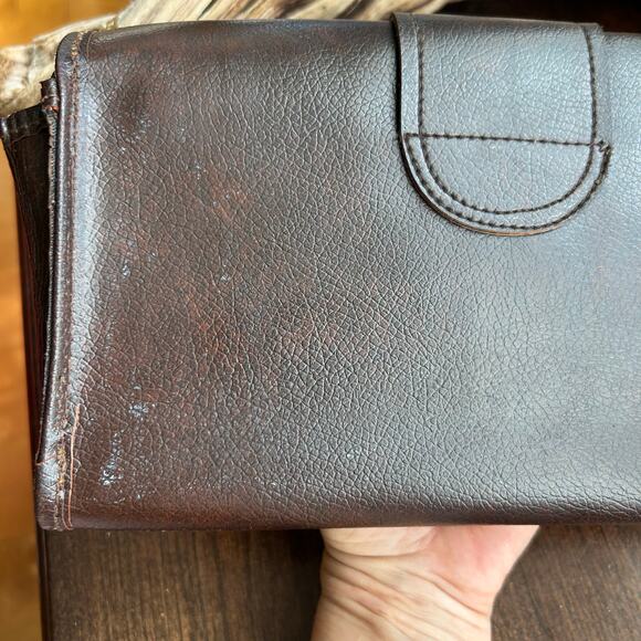 Vintage Levenger large brown leather wallet clutch w/ buckle made in Taiwan - Picture 6 of 16